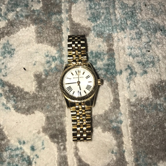 Small gold Michael kors watch with white face - Picture 1 of 4